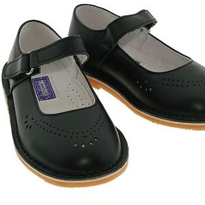 L’amour girls Mary Janes. Size 1.